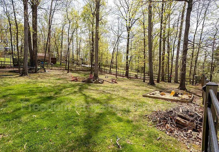6197 Edwards Dr — Photo 37