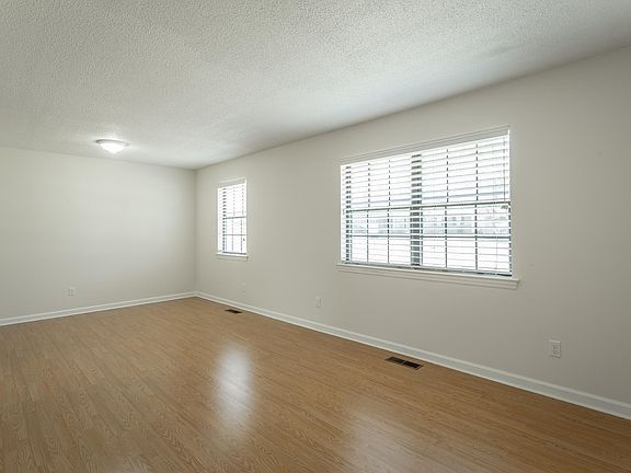 5th image of 5420 Country Village Dr