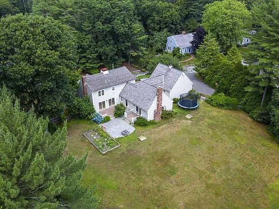 2nd image of 4 Simmons Dr