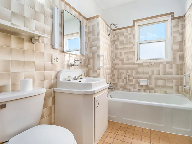 Upper Bathroom