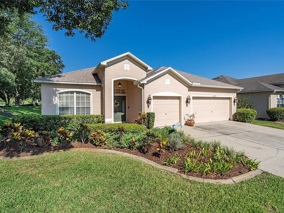 11727 Grove Arcade Dr