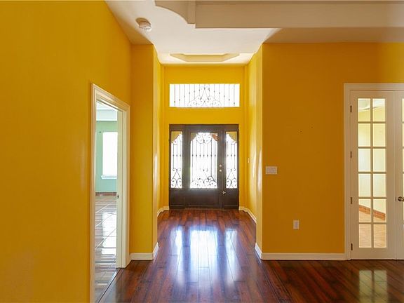 2nd image of 3613 Notre Dame Ave