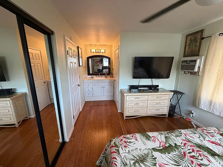 2570 Hunakai St — Photo 11