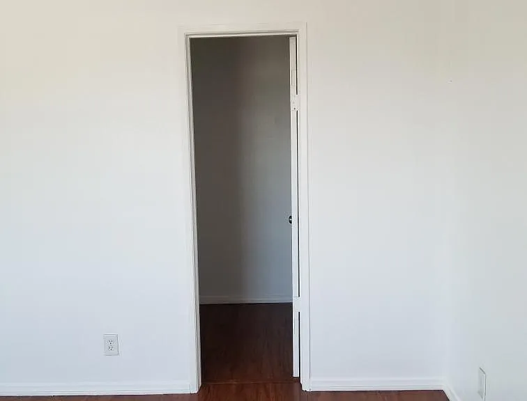 16615 S Denver Ave #4 — Photo 9