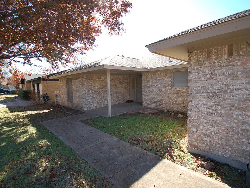 1st image of 2908 Encino Dr