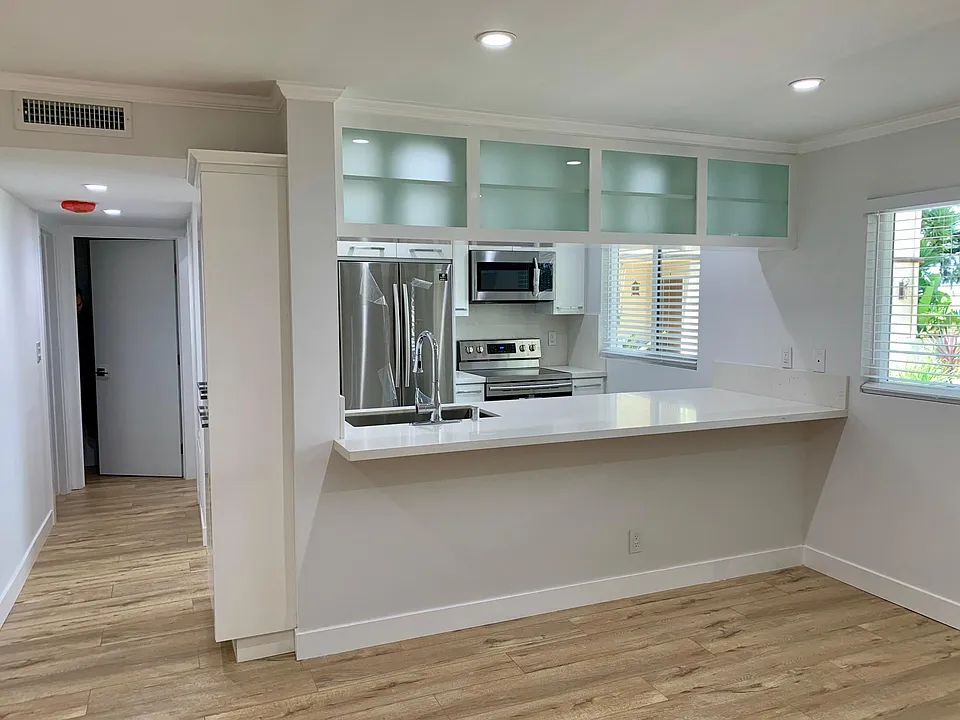 1200 Manhattan Beach Blvd #E