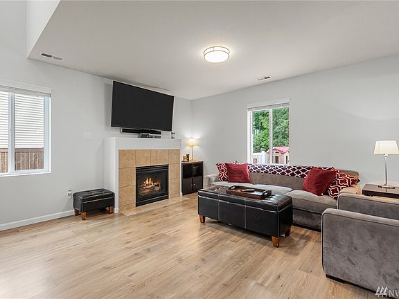 4th image of 1314 Daffodil Ave NE
