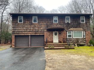 155 Silas Carter Rd, Manorville, NY 11949