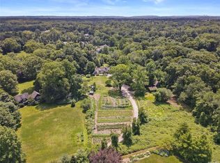 Underhill Rd, Locust Valley, NY 11560