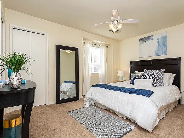Golden Valley Luxury Apartments — Photo 2
