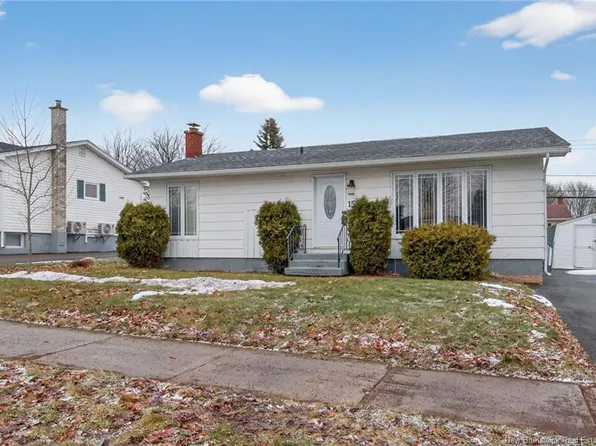 15 Magellan Dr, Moncton, NB E1A 5P3