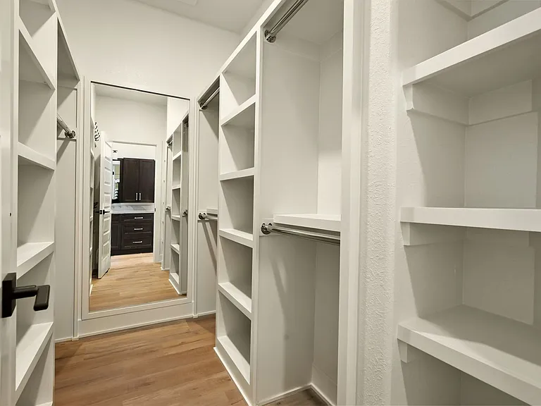100 & 102 Amberwood Ct — Photo 30