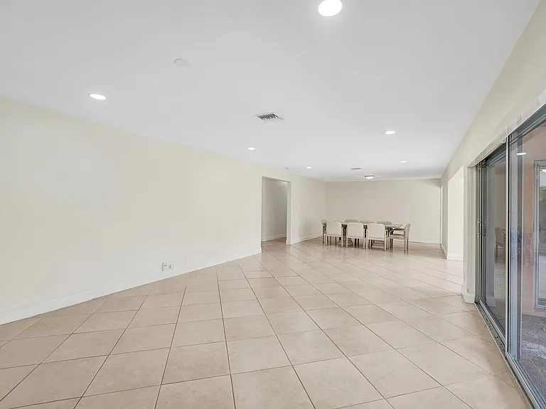 4721 Sarazen Dr — Photo 9