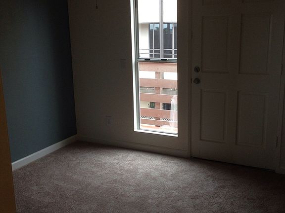 4th image of 234 W Juniper St APT 404