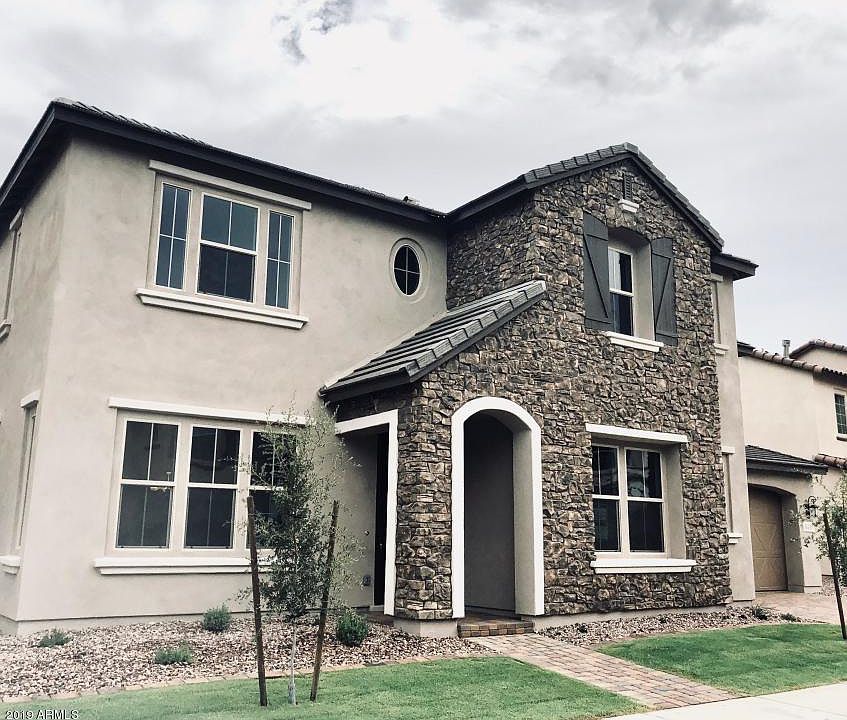 1st image of 920 W Yosemite Dr