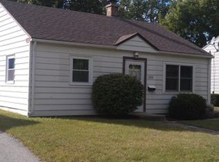 1060 Leith Ave, Waukegan, IL 60085