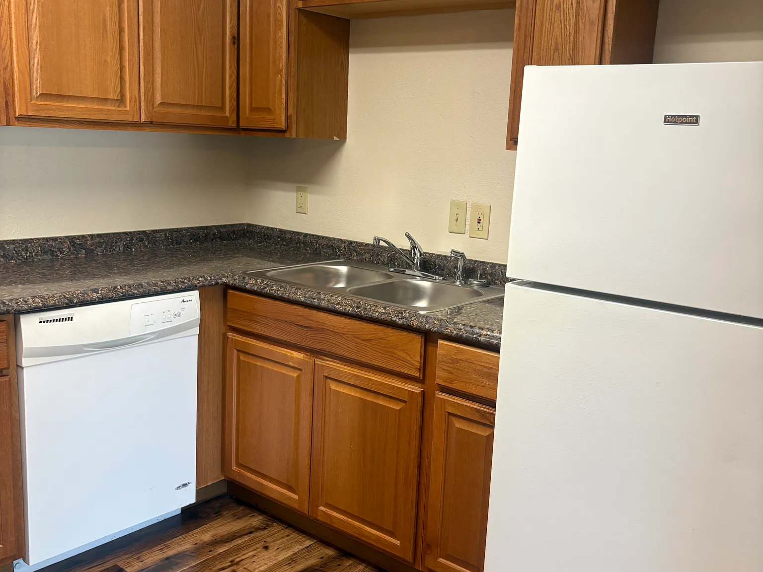 1 bed, 850 sqft, $800 — Photo 3