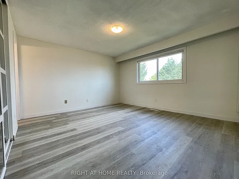 183 Autumn Hill Cres #UPPER — Photo 20