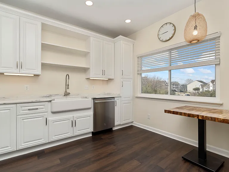 9568 Bay Front Dr — Photo 45