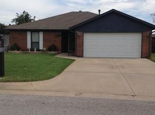 12512 SW 5th St, Yukon, OK 73099