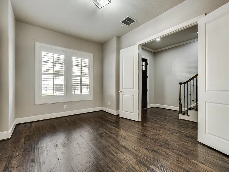 747 Will Rice Ave — Photo 5