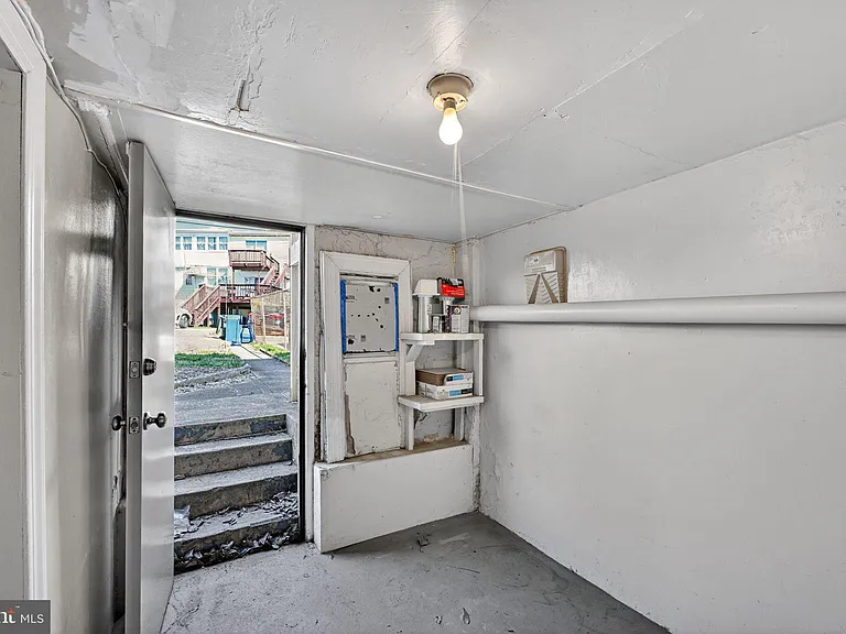 Kentucky Ave SE — Photo 42