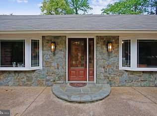 2805 Dartmouth Rd, Alexandria, VA 22314