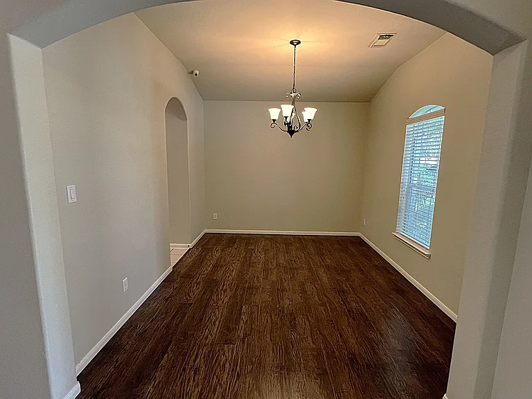 7031 Windy Run Ct — Photo 3