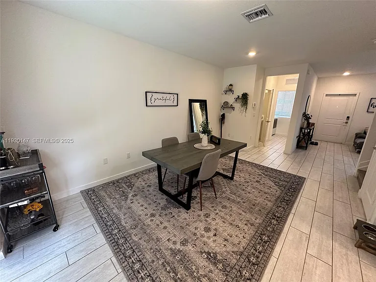 1030 SE 23rd Ter #1030 — Photo 3