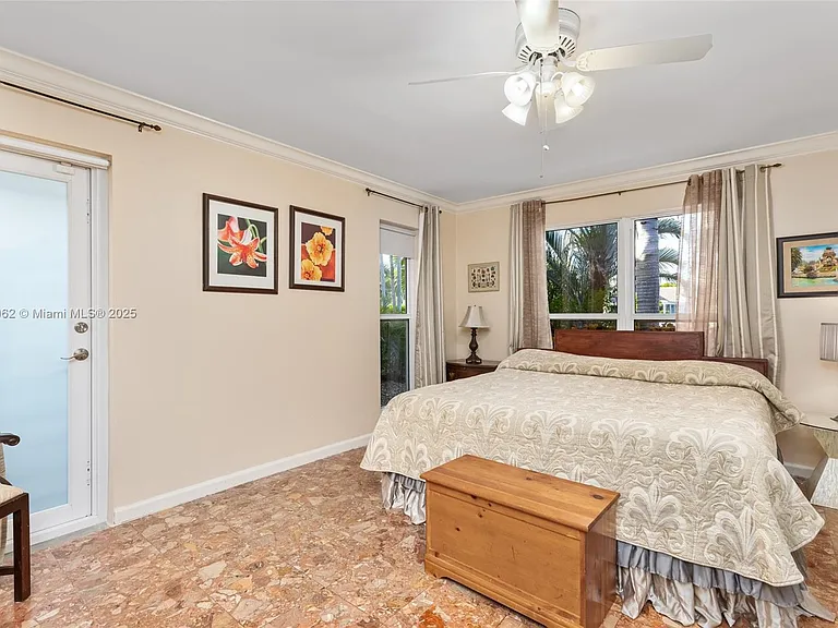70 Bay Colony Ln — Photo 76