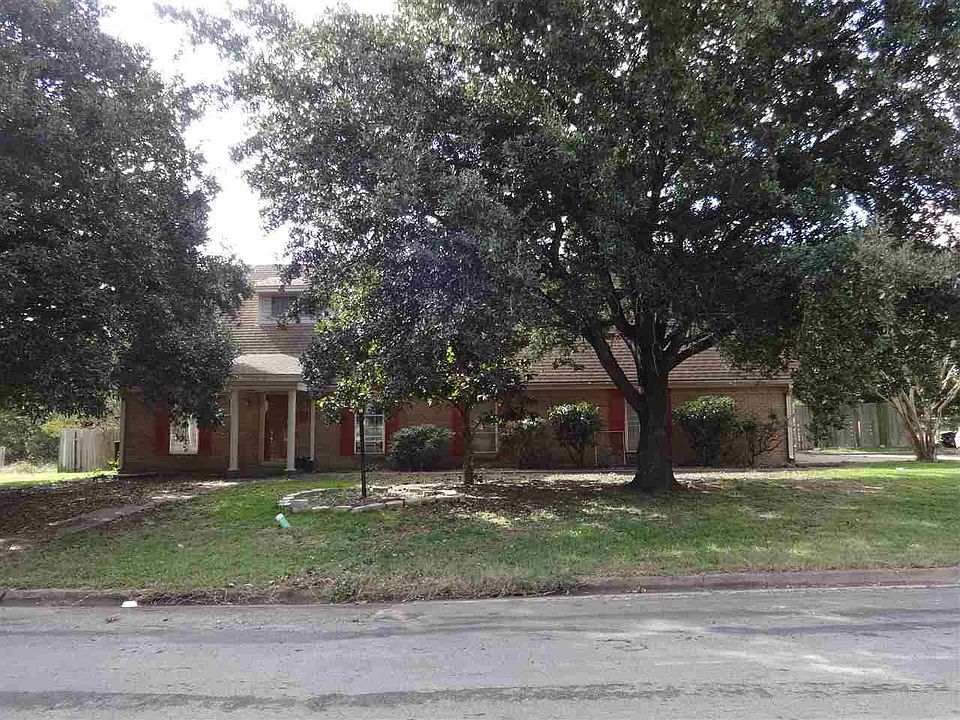 1st image of 1300 Tamarisk Dr