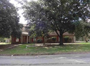 1300 Tamarisk Dr, Mexia, TX 76667