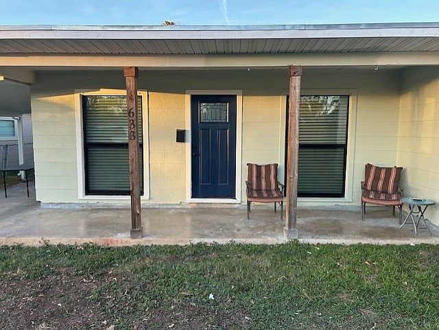 Front porch area