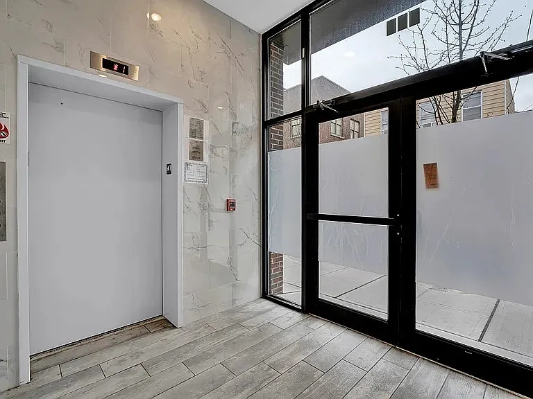 707 28th St #101 — Photo 14