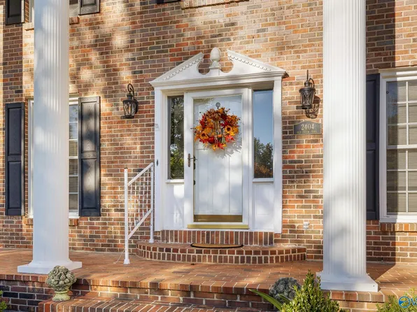 2404 Old Creek Trl, Decatur, AL 35603