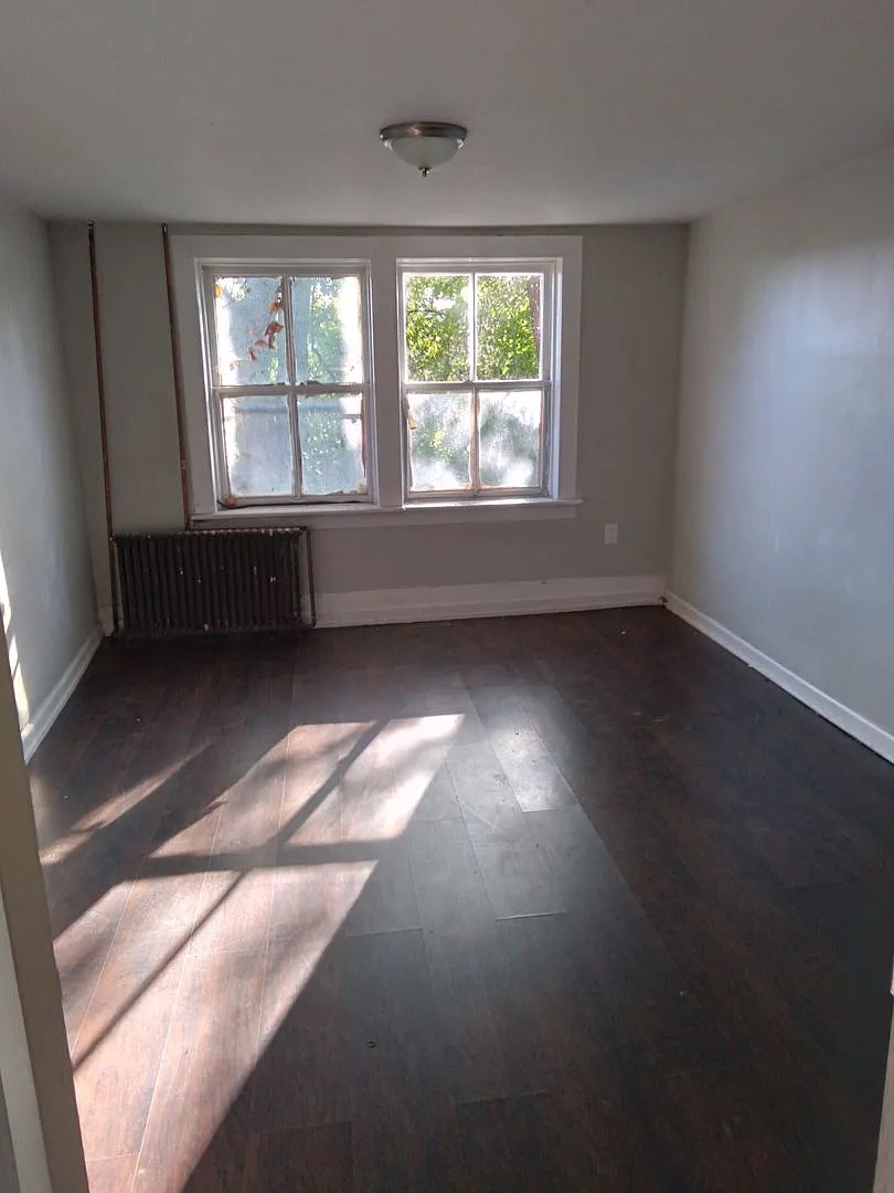 81 Ten Broeck St — Photo 1