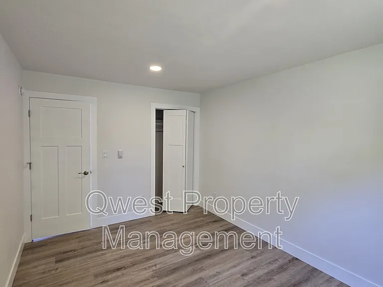 8528 Valley Rd NW #11 — Photo 5