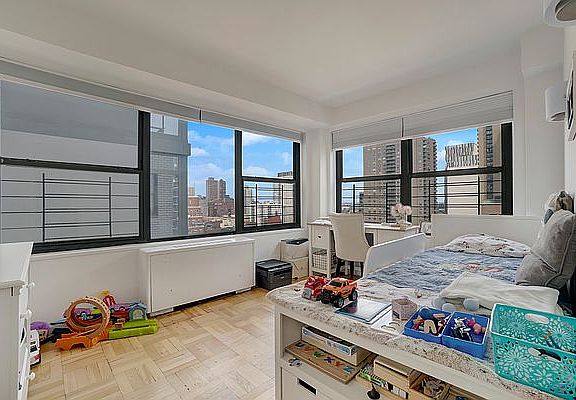 4th image of 355 E 72nd St APT 19C