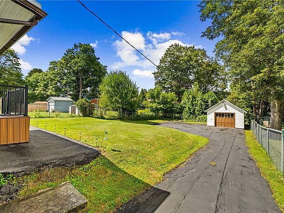 4th image of 31 Marshall Ave