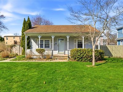 19 Opechee Dr, Bristol, RI, 02809