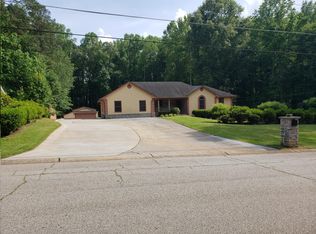 40 Tipperary Trl, Sharpsburg, GA 30277