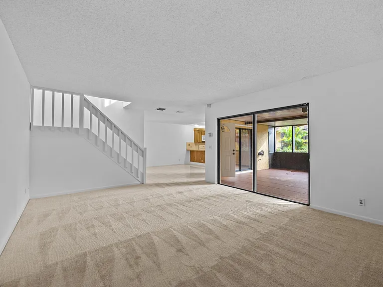 4211 Turnberry Cir #501 — Photo 3
