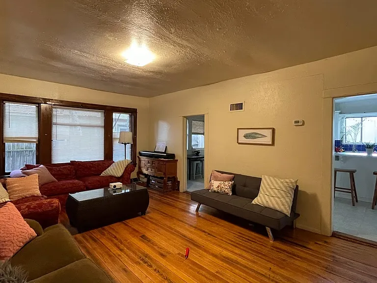 723 W Aspen Ave #B — Photo 6