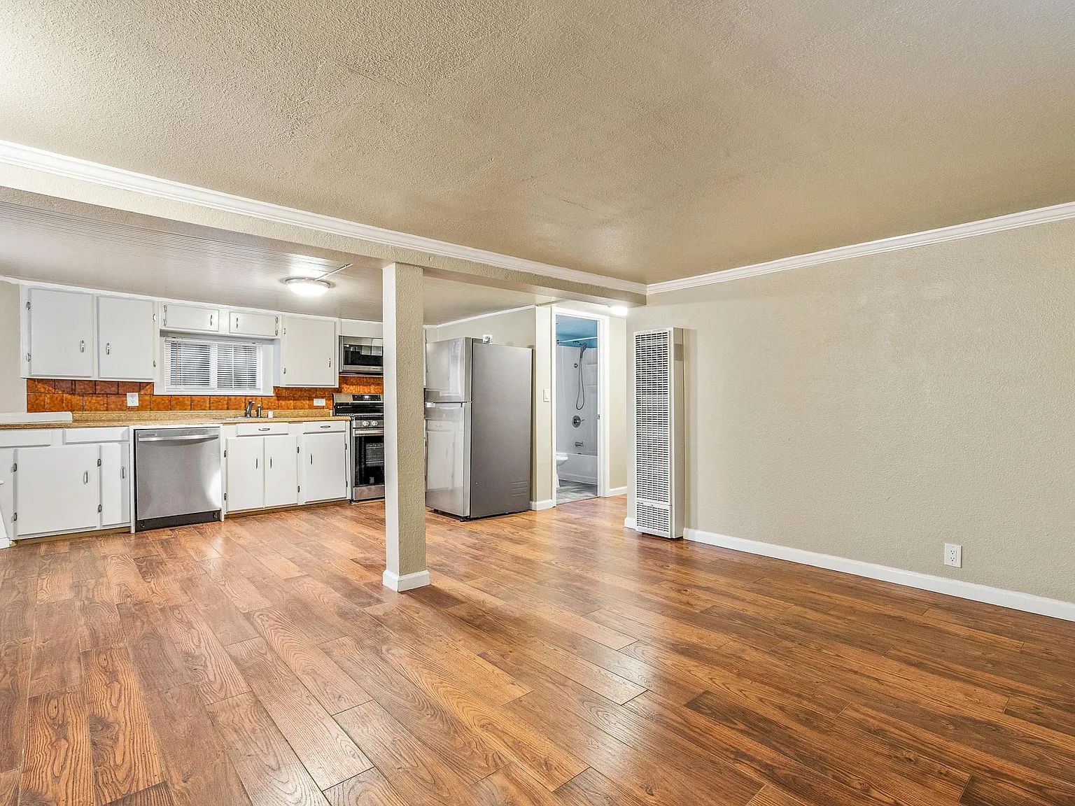 2 bed, 801 sqft, $1,700 — Photo 4