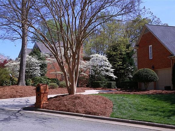 3rd image of 4825 Worchester Pl
