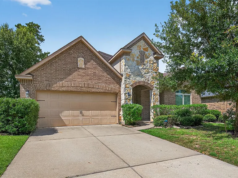 83 W Wading Pond Cir — Photo 2