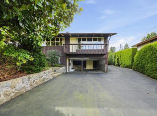 809 Roslyn Blvd, North Vancouver, BC