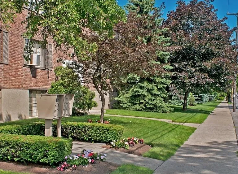 Tivoli Park Apartments — Photo 2