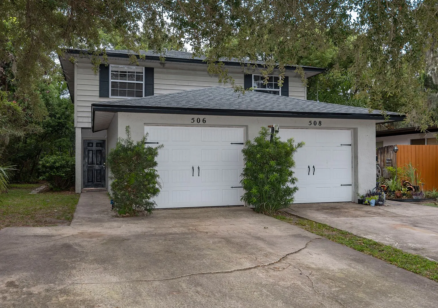 Charming 2BR/2.5BA Townhouse in the Heart of College Park! — Photo 1