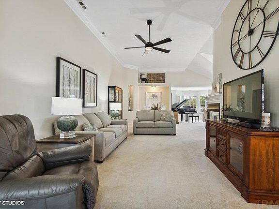 4th image of 4914 W Churchill Ct